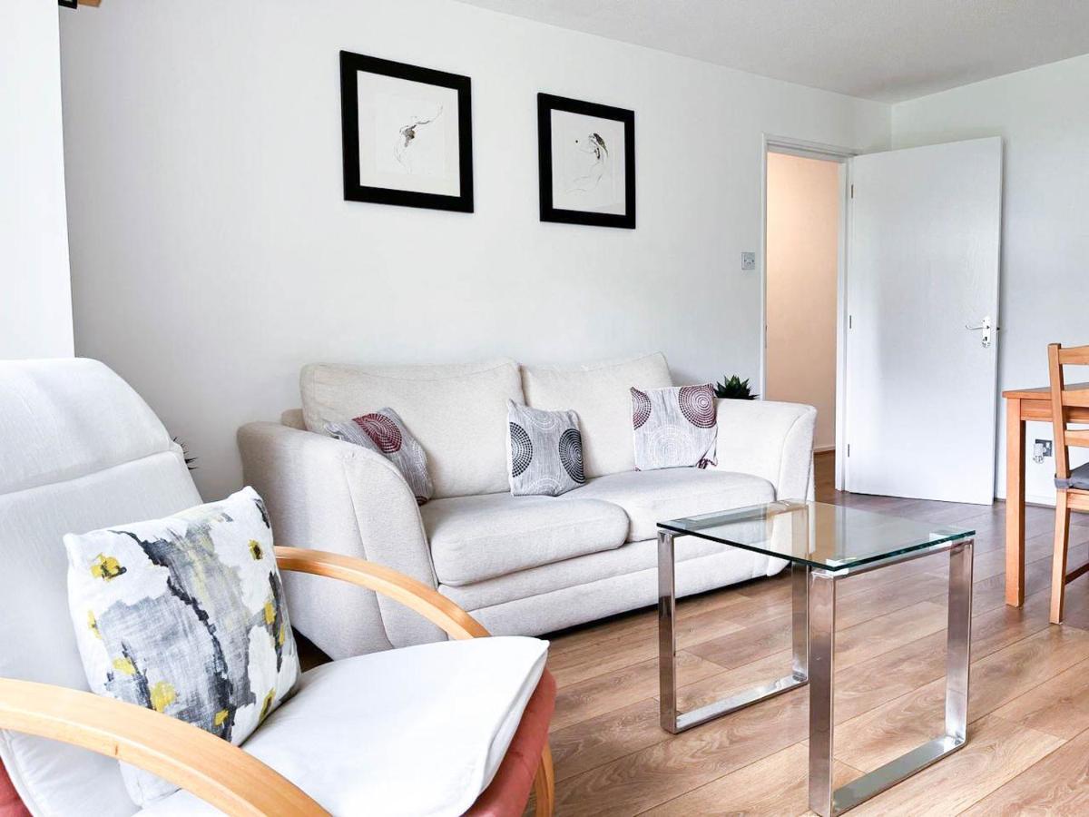 Lovely 2 Bedroom Flat With Free Parking, Great Transport Links To Central London, The Excel Centre, Canary Wharf And The O2! Zewnętrze zdjęcie