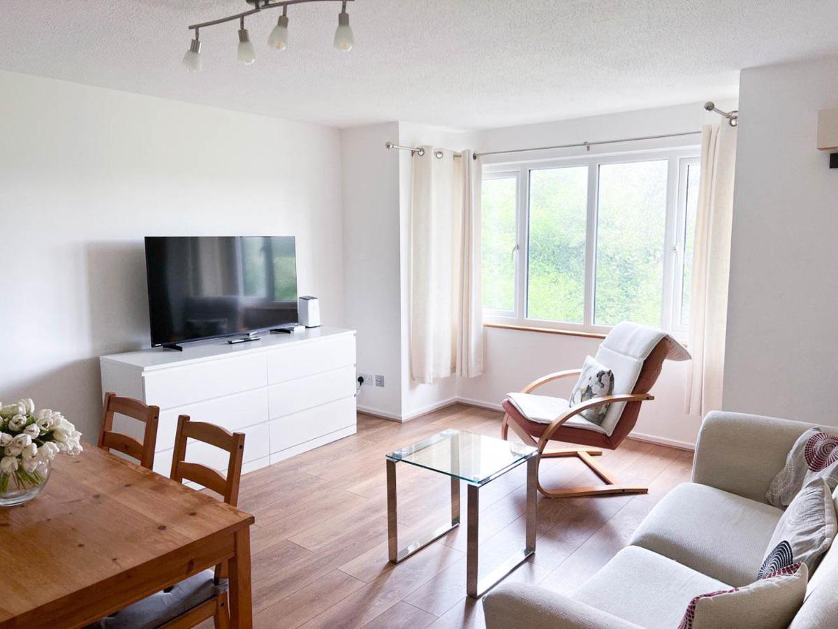 Lovely 2 Bedroom Flat With Free Parking, Great Transport Links To Central London, The Excel Centre, Canary Wharf And The O2! Zewnętrze zdjęcie
